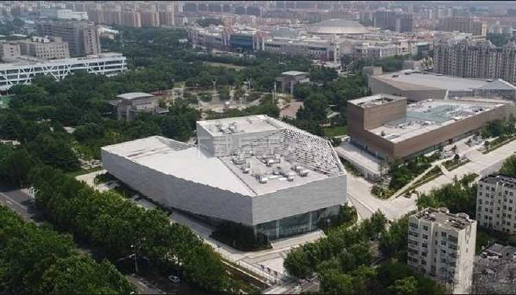 杭州拓佳YX65-400鋁鎂錳板在青島城陽(yáng)區(qū)文體中心順利完工